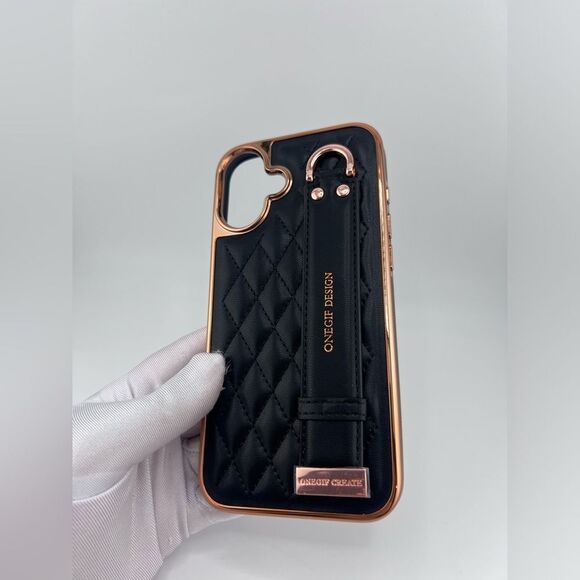 iPhone 16 Plus Case – Quilted Leather Look with Rose Gold Frame & Handle - Picture 6 of 8